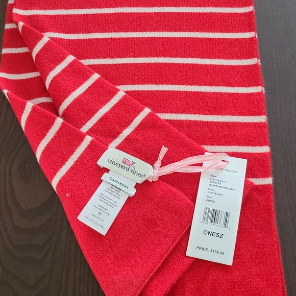 Vineyard Vines Accessories - NWT Vineyard vines cashmere scarf